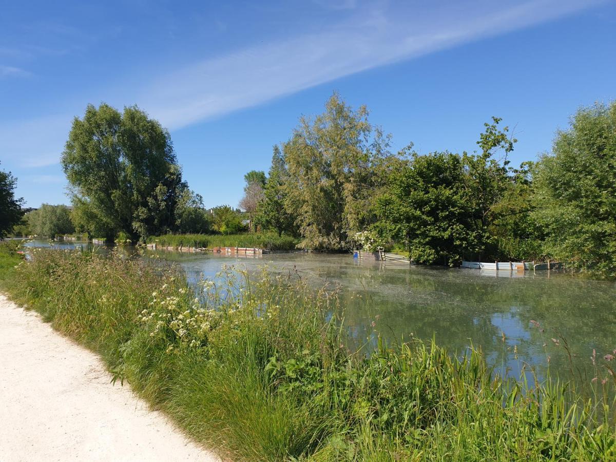 Studio quartier marais, terrasse rez de chaussée, jardin accessible, netflix Bourges Exterior foto
